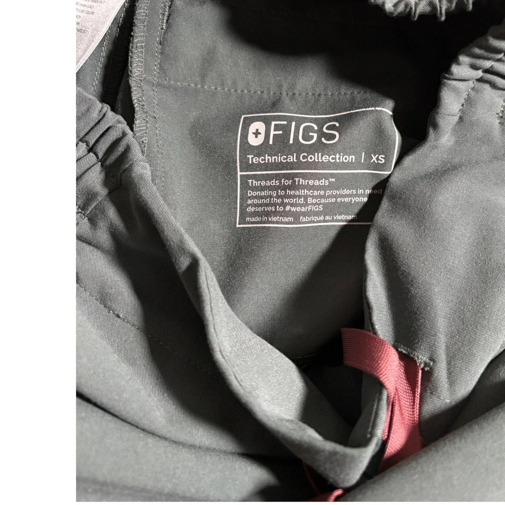 FIGS XS Technical Collection Dark Green Scrub Pants Straight Leg Cargo Medical